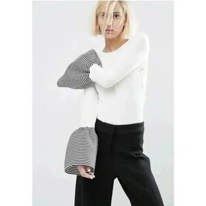 Style Mafia Bell Sleeve Blouse Size Small Black and White EUC